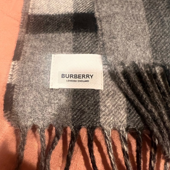 Contrast Check Cashmere Scarf - Picture 4 of 4